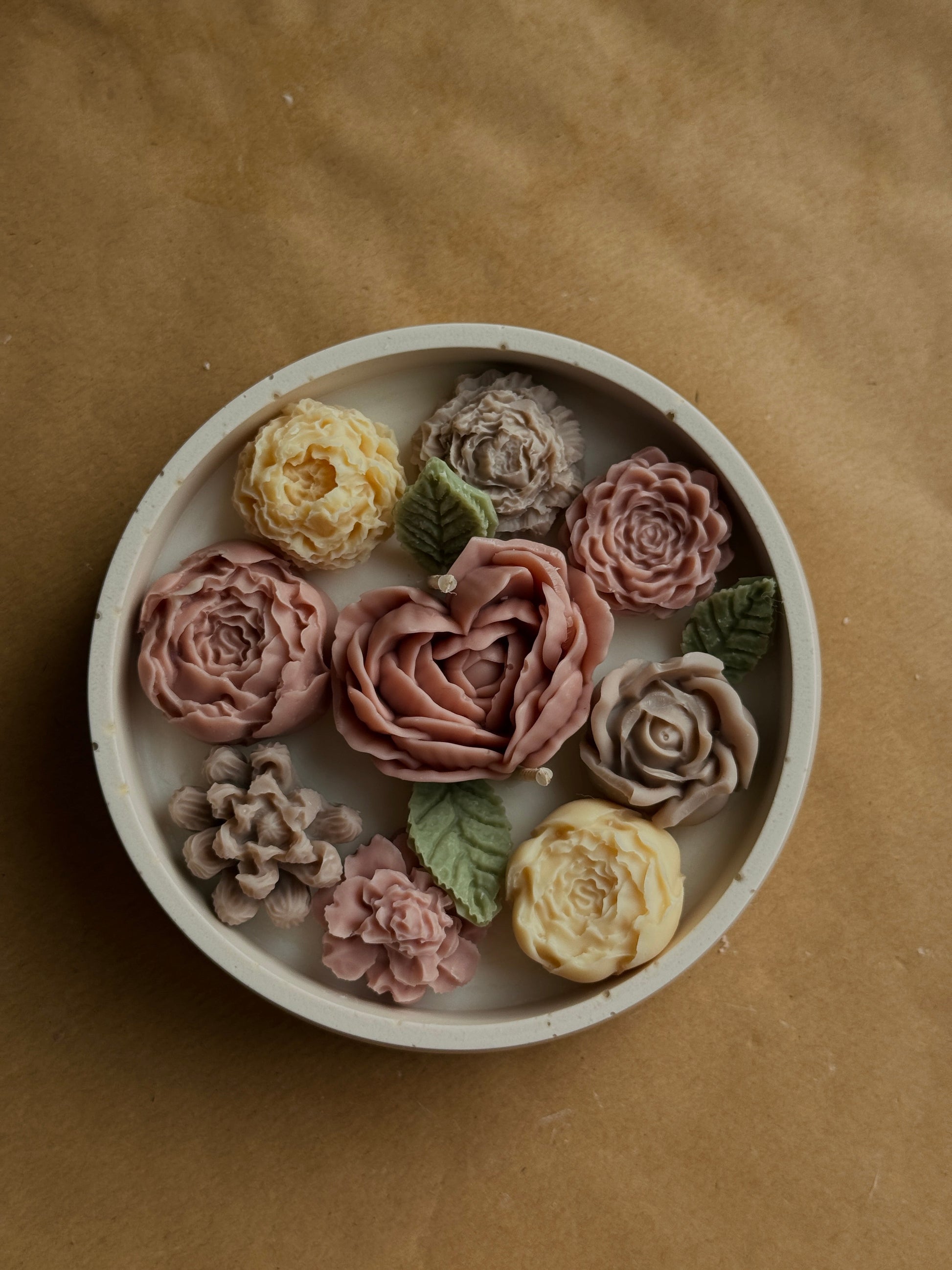 Bougie végétale faite main -  Le pot fleuri Aurabloom