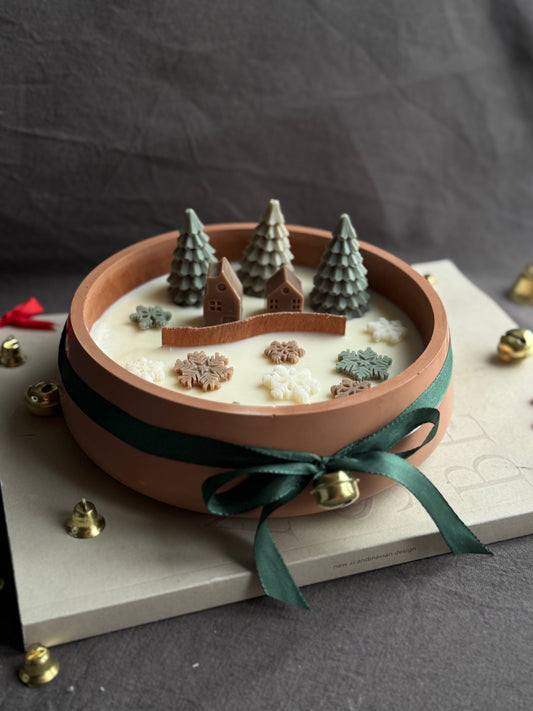 Grande Bougie centre de table parfumée - Le Village de Noël Aurabloom