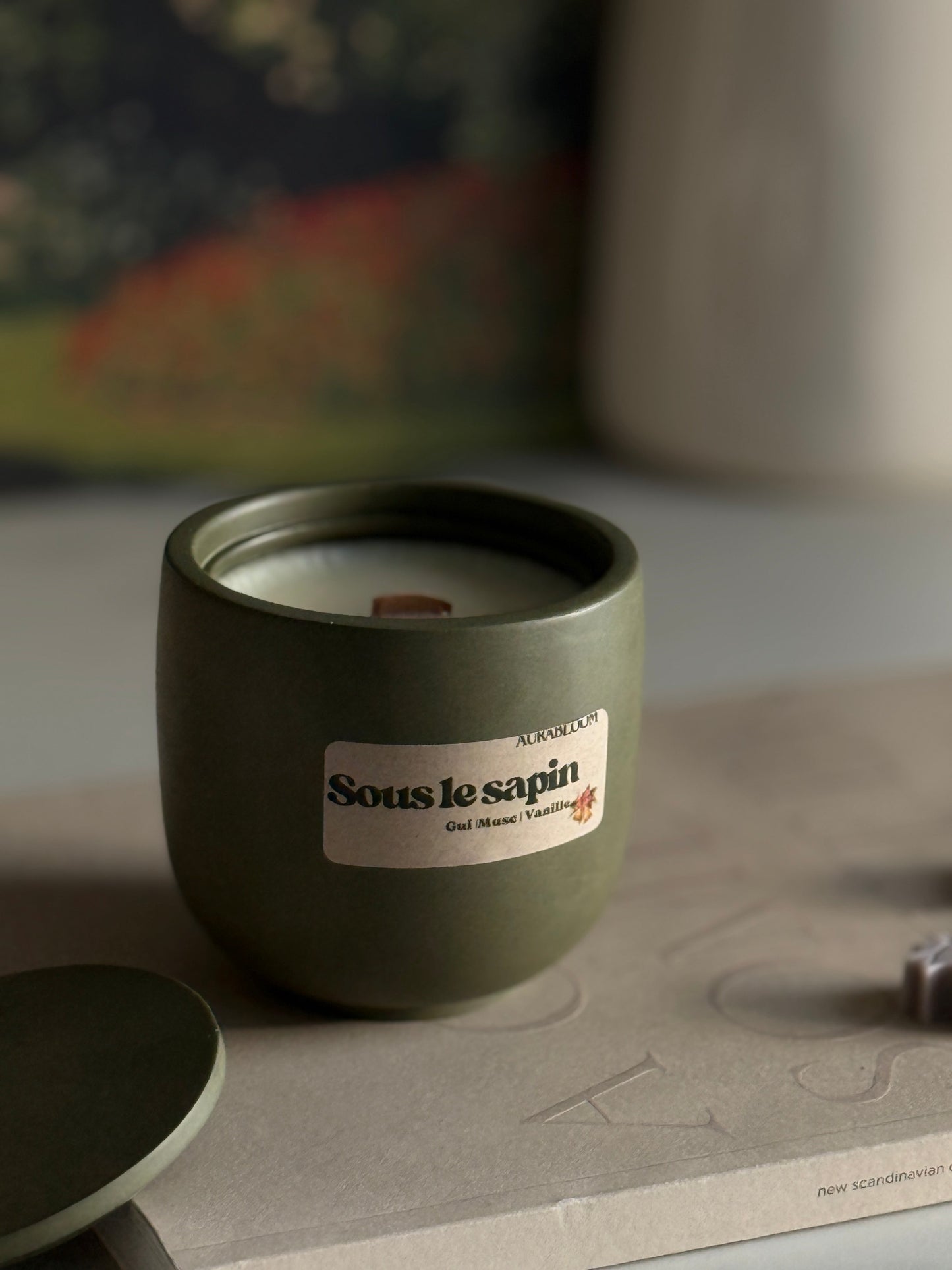 Bougie Cire de Soja parfumée - Sous le Sapin - Parfum de Grasse et pot fait main Aurabloom