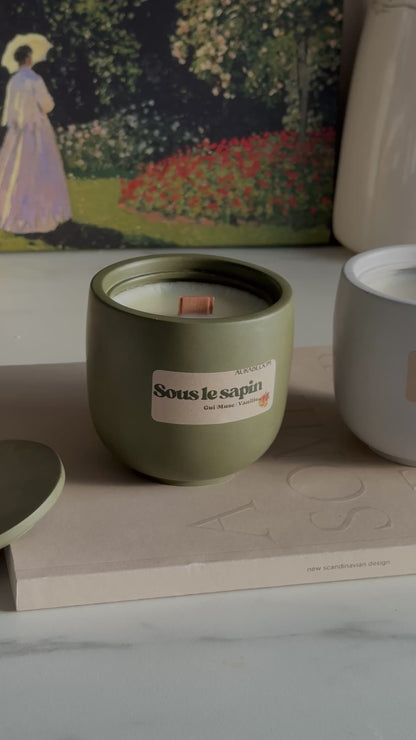 Bougie Cire de Soja parfumée - Sous le Sapin - Parfum de Grasse et pot fait main